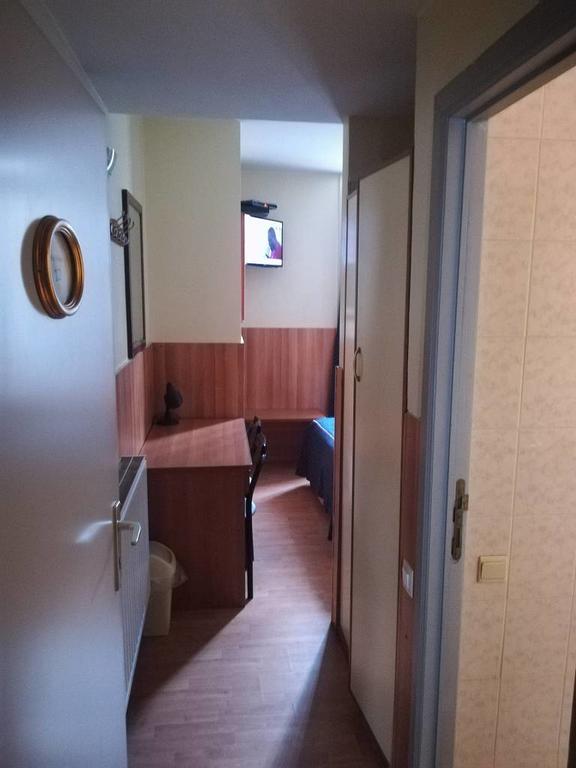 Hotel Aristote Brussel Buitenkant foto