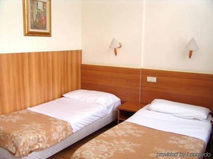 Hotel Aristote Brussel Kamer foto